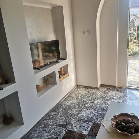 Mira Apartment *