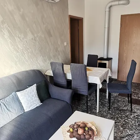 Apartment Mira